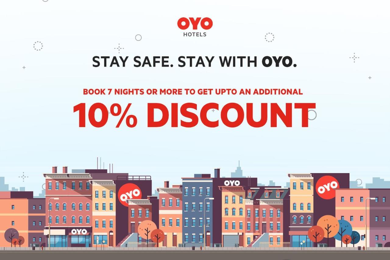 Oyo Hotel Burlington South מראה חיצוני תמונה